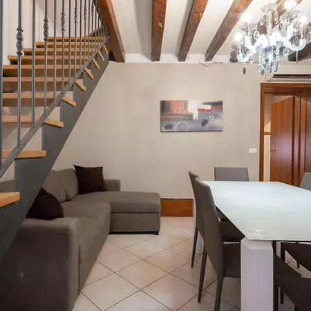 Design Palace By Wonderful Italy شقة